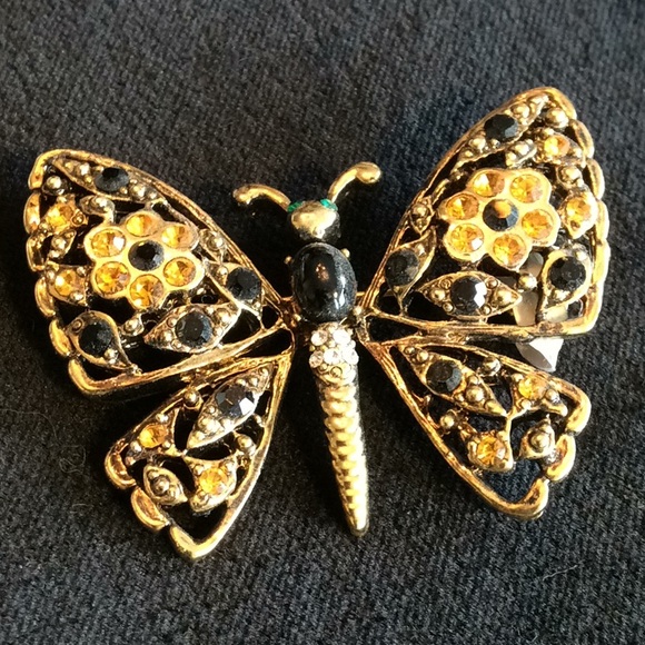 Vintage New Austrian Crystal Butterfly Brooch - Picture 2 of 4